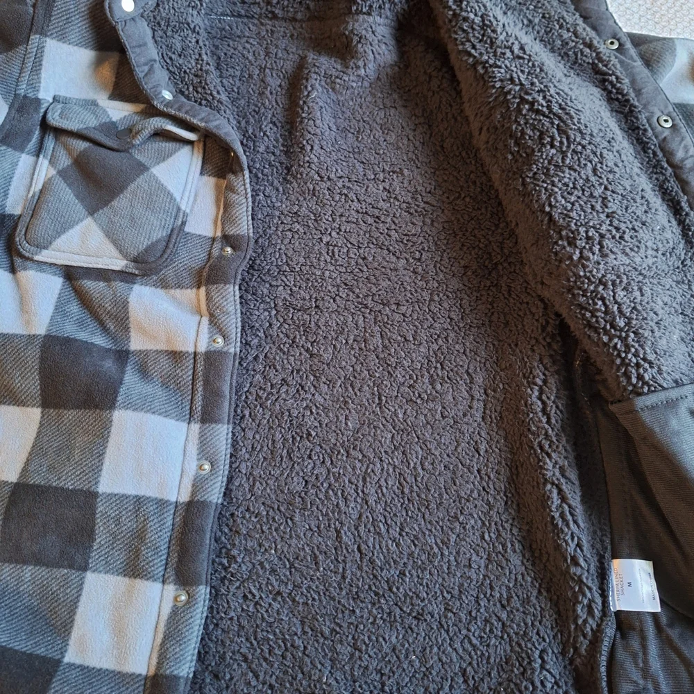 Men's Classic Checkered Shirt Jacket - Picture 6 of 9